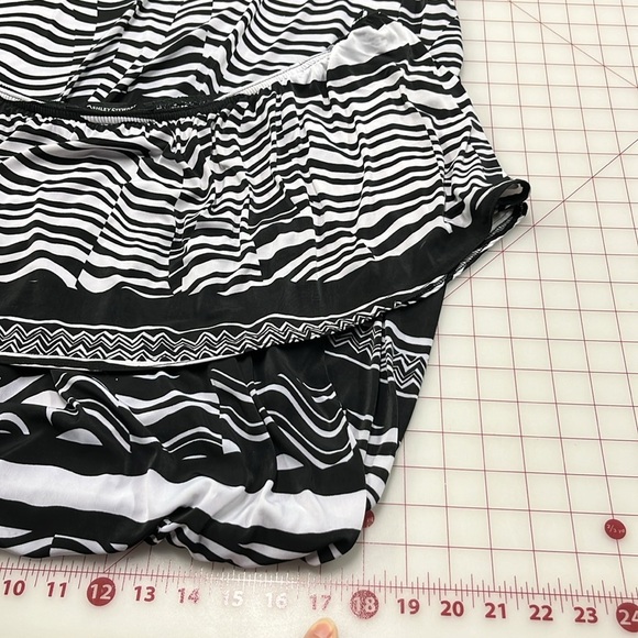 ASHLEY STEWART Abstract B/W Ruffle Off Shoulder Resort Beach Party Maxi Dress 18 - Picture 11 of 14